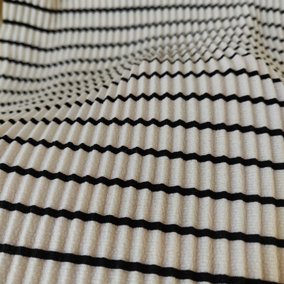 Accordion Pleated Crepe Fabric Striped Shirt - Picture 3 of 5